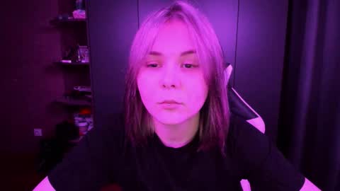 Snapshot of alli_zi chatting on 11-15-25, 04:03 Blair online show from 11-15-25, 04:03