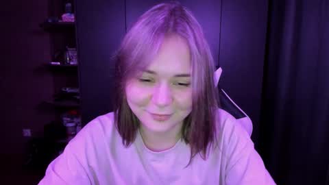 Snapshot of alli_zi chatting on 11-16-25, 04:45 Blair online show from 11-16-25, 04:45