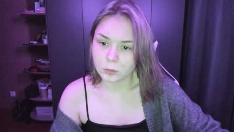 Snapshot of alli_zi chatting on 11-26-25, 03:35 Blair online show from 11-26-25, 03:35