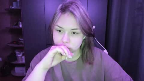 Snapshot of alli_zi chatting on 11-29-25, 01:03 Blair online show from 11-29-25, 01:03