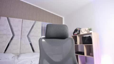 Snapshot of allicelover chatting on 12-14-25, 11:59 ALLICE online show from 12-14-25, 11:59