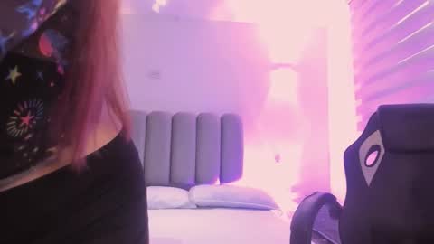 Snapshot of allicelover chatting on 12-18-25, 11:49 ALLICE online show from 12-18-25, 11:49