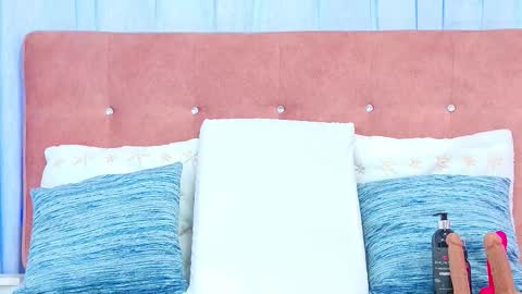 Allicia online show from 10-15-25, 07:14