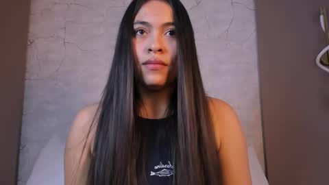 Snapshot of allie_bruce chatting on 12-19-25, 02:51 A L L I E online show from 12-19-25, 02:51