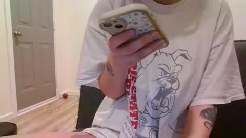 Snapshot of alliebearx chatting on 01-07-25, 04:27 alliebearx online show from 01-07-25, 04:27