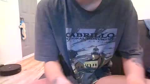 Snapshot of alliebearx chatting on 01-16-25, 06:37 alliebearx online show from 01-16-25, 06:37