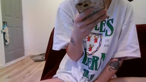 Snapshot of alliebearx chatting on 01-25-25, 04:46 alliebearx online show from 01-25-25, 04:46