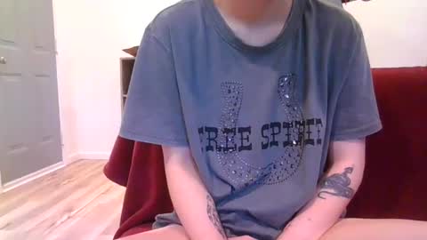 Snapshot of alliebearx chatting on 01-27-25, 11:22 alliebearx online show from 01-27-25, 11:22