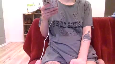 Snapshot of alliebearx chatting on 01-30-25, 05:41 alliebearx online show from 01-30-25, 05:41