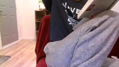 Snapshot of alliebearx chatting on 01-31-25, 01:01 alliebearx online show from 01-31-25, 01:01