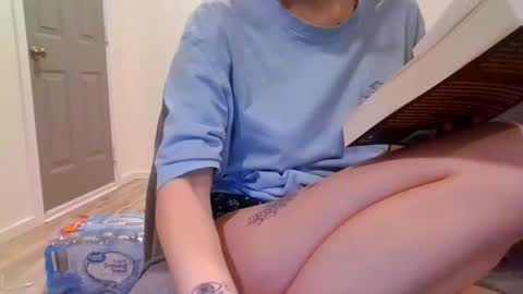 Snapshot of alliebearx chatting on 02-10-25, 07:26 alliebearx online show from 02-10-25, 07:26