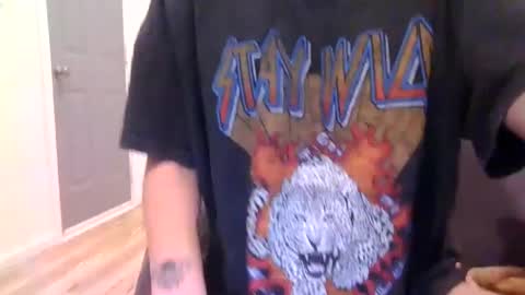 Snapshot of alliebearx chatting on 02-11-25, 12:06 alliebearx online show from 02-11-25, 12:06