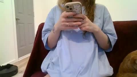 Snapshot of alliebearx chatting on 02-18-25, 06:37 alliebearx online show from 02-18-25, 06:37