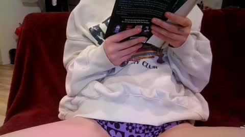 Snapshot of alliebearx chatting on 02-27-25, 03:14 alliebearx online show from 02-27-25, 03:14