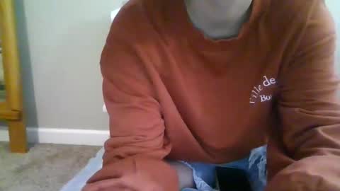 Snapshot of alliebearx chatting on 10-02-25, 10:17 alliebearx online show from 10-02-25, 10:17