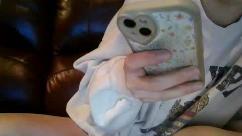 alliebearx online show from 11-02-25, 04:31