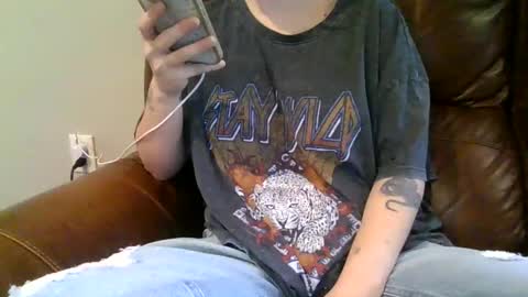 Snapshot of alliebearx chatting on 01-11-26, 06:46 alliebearx online show from 01-11-26, 06:46