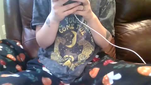 Snapshot of alliebearx chatting on 02-17-26, 04:46 alliebearx online show from 02-17-26, 04:46