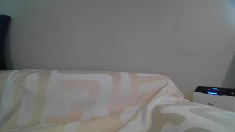 alliebearx online show from 04-07-26, 06:08