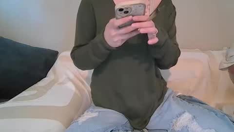 alliebearx online show from 04-08-26, 08:53