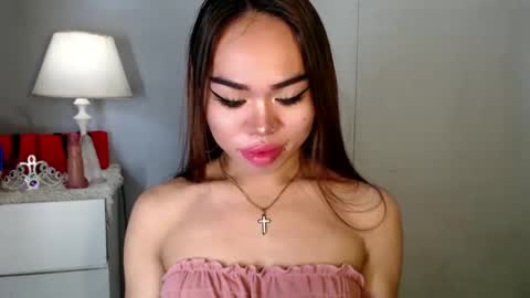 Snapshot of allirah20x chatting on 12-15-24, 06:48 Allirah online show from 12-15-24, 06:48