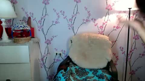 Snapshot of allirah20x chatting on 02-20-25, 08:25 Allirah online show from 02-20-25, 08:25