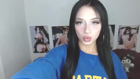 Snapshot of allison___taylor chatting on 11-08-25, 03:07 allison___taylor online show from 11-08-25, 03:07