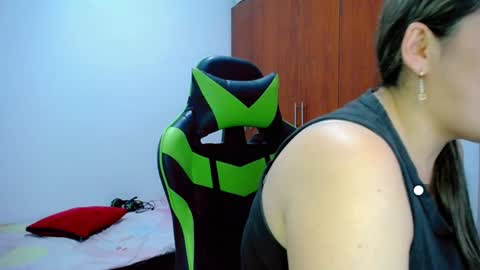 Snapshot of allison_baby_2416 chatting on 01-08-25, 08:39 Alisson online show from 01-08-25, 08:39