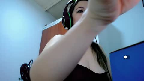 Snapshot of allison_baby_2416 chatting on 02-27-25, 02:00 Alisson online show from 02-27-25, 02:00