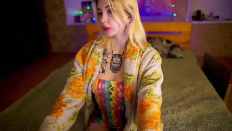 Snapshot of allison_cuty chatting on 02-20-25, 09:09 Allison online show from 02-20-25, 09:09