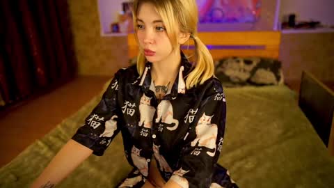 Snapshot of allison_cuty chatting on 02-26-25, 09:05 Allison online show from 02-26-25, 09:05