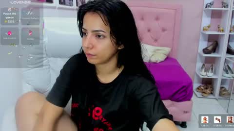 Snapshot of allison_garcia chatting on 06-12-26, 06:18 ALLISON online show from 06-12-26, 06:18