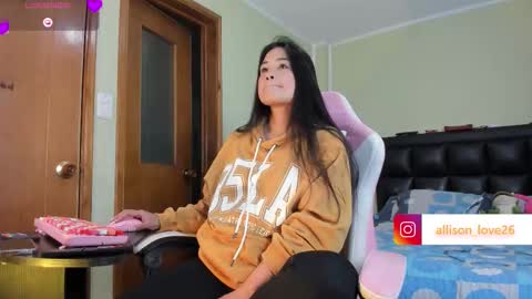 Snapshot of allison_love chatting on 11-09-25, 06:01 allison online show from 11-09-25, 06:01