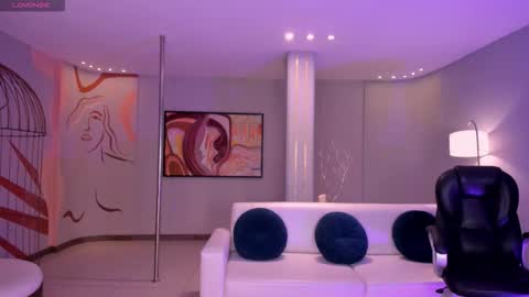 Snapshot of allisonrogersx chatting on 12-23-25, 03:59 Allison Rogers online show from 12-23-25, 03:59