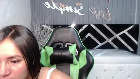 Snapshot of allisson_a chatting on 12-17-24, 07:07 Allisson online show from 12-17-24, 07:07