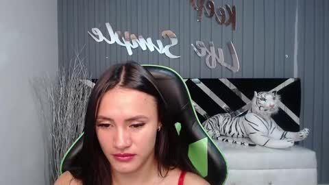 Snapshot of allisson_a chatting on 12-29-24, 06:45 Allisson online show from 12-29-24, 06:45