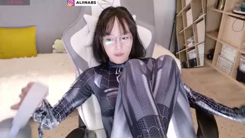 Snapshot of alllinaeve chatting on 02-19-25, 01:18 Alina online show from 02-19-25, 01:18