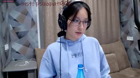 Snapshot of alllinaeve chatting on 09-28-25, 08:36 Alina online show from 09-28-25, 08:36