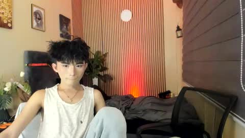 Snapshot of alluring_alpha chatting on 11-10-25, 06:40 kim and josh online show from 11-10-25, 06:40