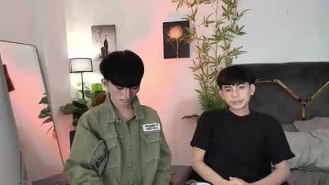 Snapshot of alluring_alpha chatting on 02-26-26, 06:51 kim and josh online show from 02-26-26, 06:51