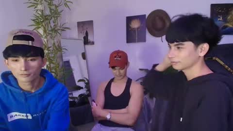 Snapshot of alluring_alpha chatting on 03-26-26, 07:36 kim and josh online show from 03-26-26, 07:36