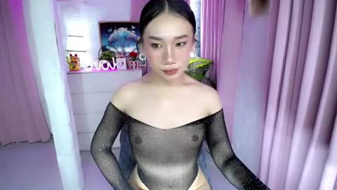 Snapshot of alluring_mj chatting on 06-18-26, 01:06 mj online show from 06-18-26, 01:06