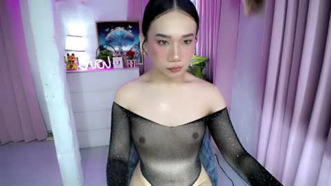 Snapshot of alluring_mj chatting on 06-28-26, 01:33 mj online show from 06-28-26, 01:33