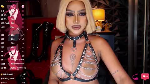 Snapshot of alluringnatalya chatting on 01-19-25, 10:39 Natalya Fox online show from 01-19-25, 10:39