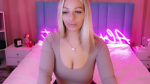 AlwaysHot online show from 01-18-25, 02:47