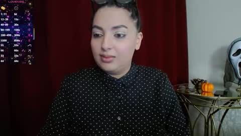         online show from 10-18-25, 04:52