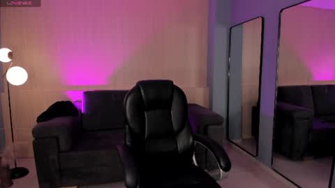 Snapshot of allyjensen chatting on 07-27-26, 10:44 Alisson online show from 07-27-26, 10:44