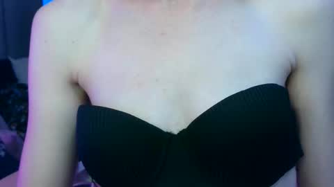 Snapshot of allyoursss1212 chatting on 02-25-26, 07:07 Ally Girl In Her Ally World online show from 02-25-26, 07:07