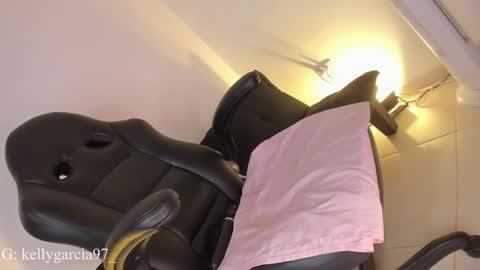 Kelly  online show from 01-08-25, 07:34