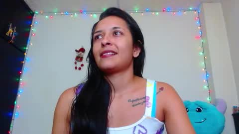 Snapshot of allyson_collins_ chatting on 01-05-26, 07:39 Allyson collins online show from 01-05-26, 07:39